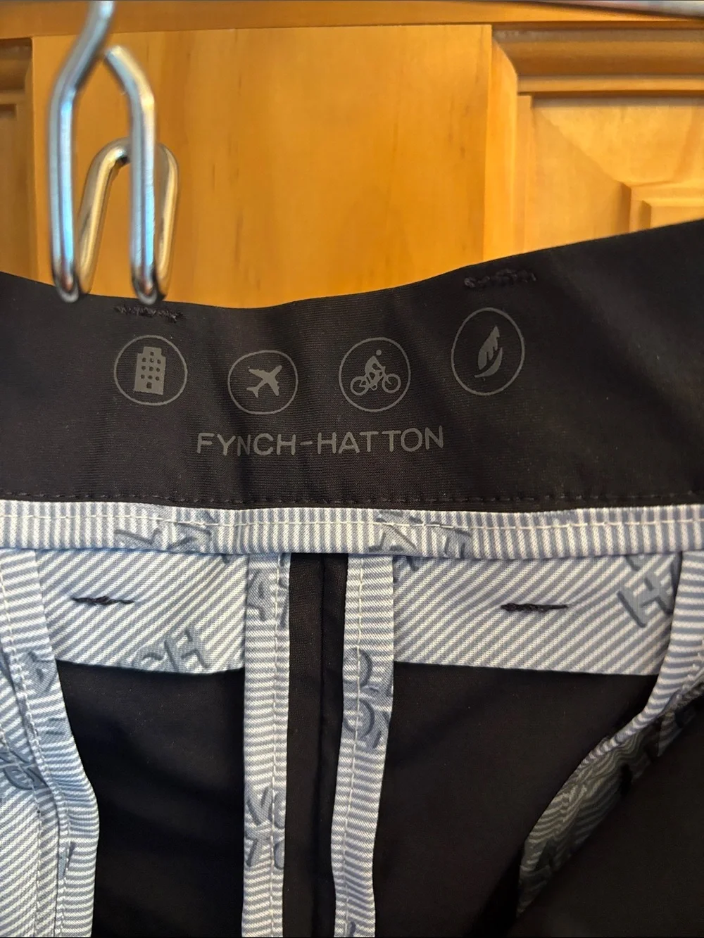 CHINO MADE OF COTTON STRETCH WITH A SLIM FIT - STRAIGHT LEG
